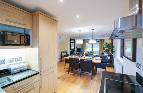 Burlawn Cabaña | Rosemary Cottage sleeps 6 dogs