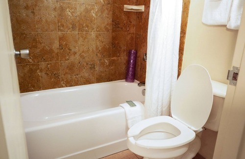 Florida Center Hotel | Rosen Inn, closest to Universal