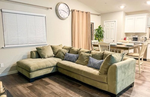 Roseville Casa | ROSEVILLE GETAWAY