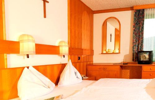 Strass im Attergau Cama Y Desayuno | ROSSLWIRT-Rast