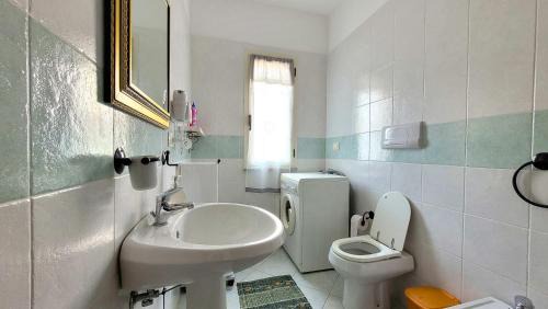 Sos Alinos Apartamento | Rossy house Orosei