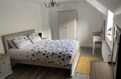 Rostrevor Complejo | Rostrevor Valley Holiday Park- En-suite Rooms with Hot tub and Private Car Service