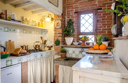 Uzzano Villa | Rosyabate Cottage
