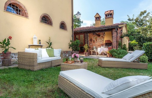Uzzano Villa | Rosyabate Cottage