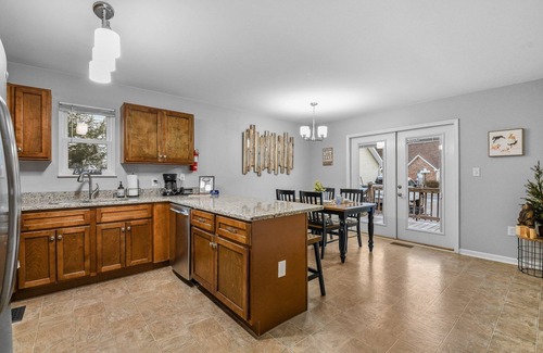 Pigeon Forge Condominio | Rotties' 2 Bedroom Home by RedAwning