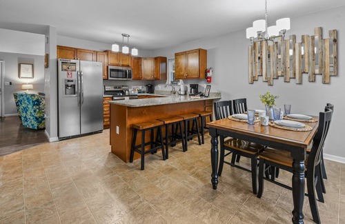 Pigeon Forge Condominio | Rotties' 2 Bedroom Home by RedAwning