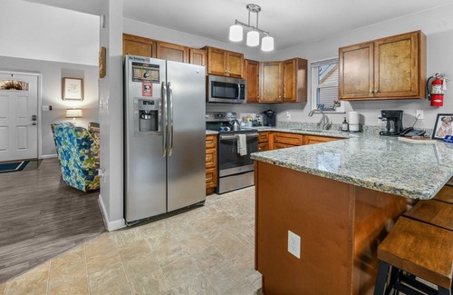 Pigeon Forge Condominio | Rotties' 2 Bedroom Home by RedAwning