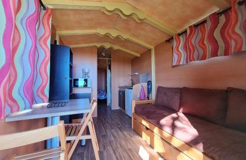 Burthecourt-aux-Chenes Casa | Roulotte Bohème Confort au Sud de Nancy - FR-1-584-364