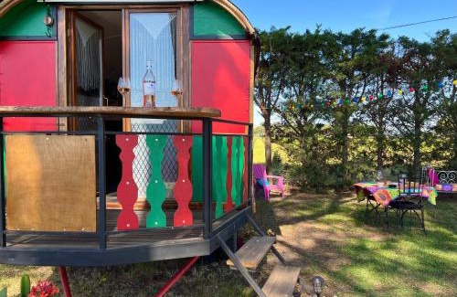 Vauvert Casa | Roulotte en Camargue-Hébergement insolite "LA ROULOTTE DE ROMIE", à 15 minutes d'AIGUES-MORTES