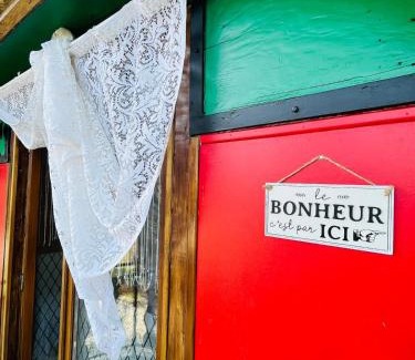 Vauvert Casa | Roulotte en Camargue-Hébergement insolite "LA ROULOTTE DE ROMIE", à 15 minutes d'AIGUES-MORTES