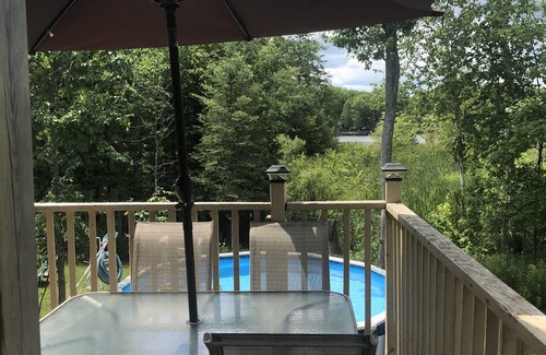 Havelock-Belmont-Methuen Cabaña | Round Lake Cottage Pool Hot Tub