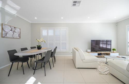 Rouse Hill Casa | Rousehill Sweet Spacious 4BR Quiet House