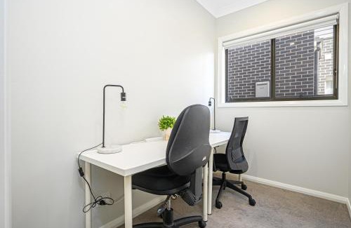 Rouse Hill Casa | Rousehill Sweet Spacious 4BR Quiet House