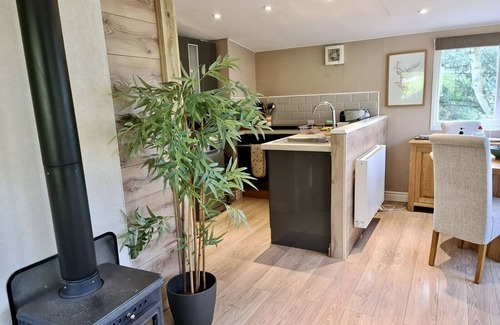 Farden Cabina | Hermoso Woodland Lodge en el corazón del campo de Shropshire