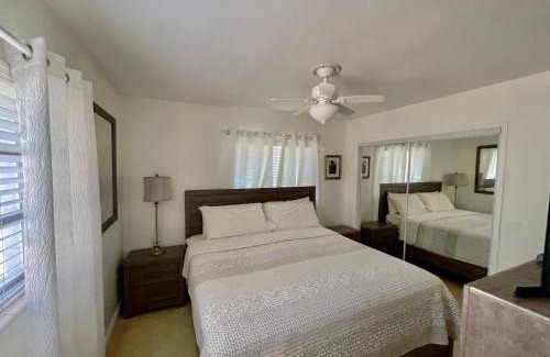 Gulf Gate Estates Casa | Rowena House 2bd Den 2bth Heated Pool Near Siesta Key