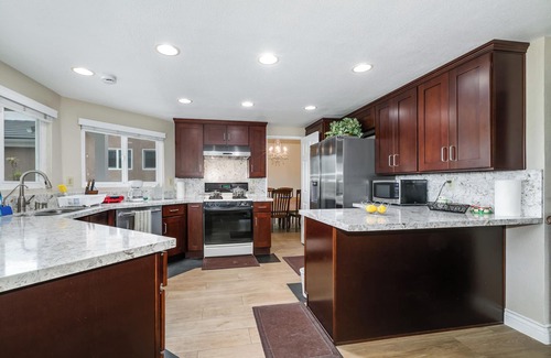 Rowland Heights Casa | Rowland Heights Beautiful View 4 Bedroom Luxury House near Disney