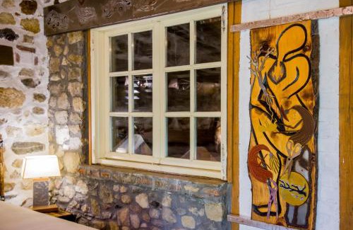 Tragilos Casa | Roxani Aqua Bliss - Serene Garden Getaway