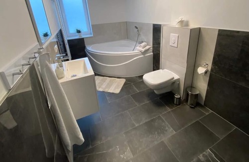 Kropeliner-Tor-Vorstadt Apartamento | Royal Ocean Ferienhaus - Ostsee-ferienhaus Royal Ocean mit Sauna und Whirlpool