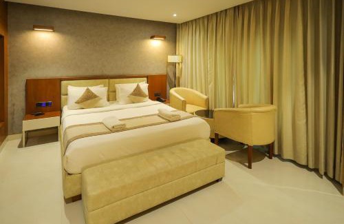 Hampankatta Hotel | Royal Plaza Suites by RAK Rooms, Mangaluru