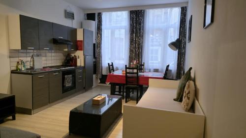 Ilot Sacre Apartamento | Royal sleeping Brussels