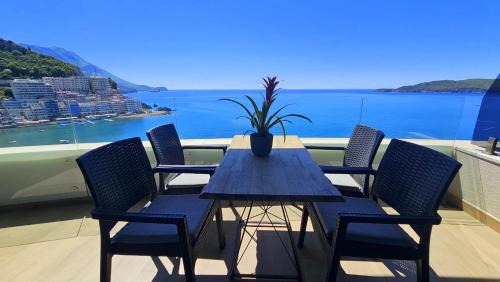 Becici Apartamento | Royalis Suites Budva