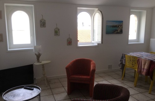 Pontaillac Apartamento | 70m2 apartamento 30 m Playa PONTAILLAC 2 EE Y ÚLTIMO PISO DE VILLA CARACTER