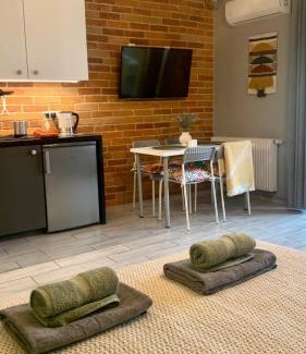 Praga Poludnie Apartamento | Roztocka studio, free parking, 1 tram to the city & PGE National Stadion, by Cosmo Spirit