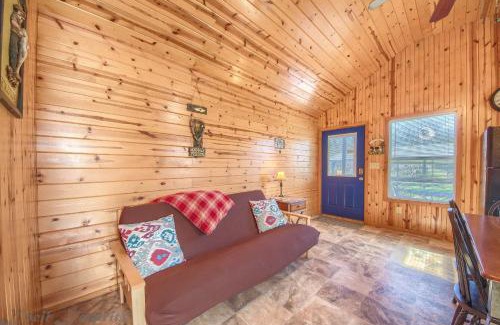 New Braunfels Casa | RR 9122WC Wine Cup Cabin