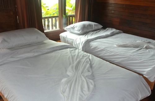 Makham Tia Hotel | Ruenthong Resort Surat Thani