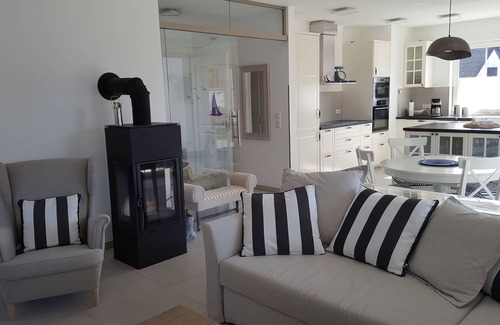 Dranske Apartamento | Rügen Flair se encuentra con Charme de paja. Casa de verano que se siente pura en la nueva cabaña con techo de paja