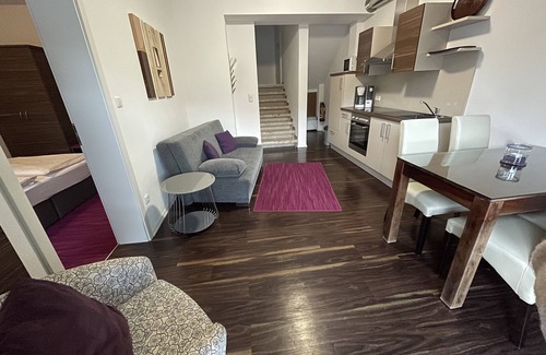 Mainstockheim Apartamento | Ruhige Ferienwohnung mit Sonnenterrasse und Pool im Weinort Mainstockheim