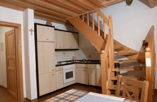 Schwarzenbach Apartamento | Ruhige Ferienwohnung (84qm) mit schönem Balkon und Gartenblick