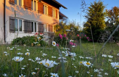 Hergensweiler Apartamento | Ruhiges wohnen mit Bergblick