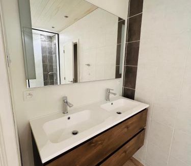 Ieper Apartamento | Ruim app. met grote garage