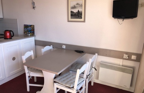 Arc-1800 Apartamento | Ruitor alojamiento vacaciones de esquí en la nieve y verano en la montaña.