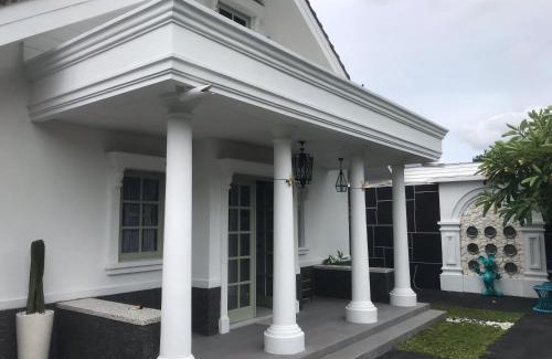 Denpasar Utara Casa | Rumah Kenyeri