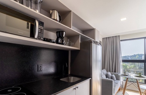 Escola Agricola Apartamento | RUP Studios Equipados em Prédio Piscina