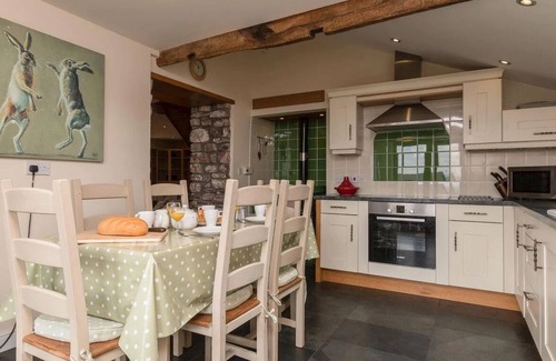 Llangadog Casa | Farmhouse-Casa-Lujoso-Baño privado-Vista al campo