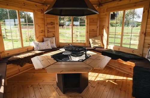 Tamworth Cabina | Estándar-Hot Tub-Pet Free-Cabaña-Baño privado con ducha