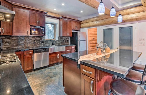 Fruitland Cabina | Rural Fruitland Cabin w/ Decks + ATV Trails!