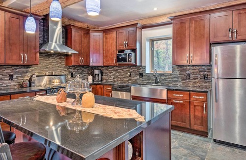 Fruitland Cabina | Rural Fruitland Cabin w/ Decks + ATV Trails!