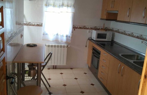 Valdemoro-Sierra Casa | CASA RURAL IDEAL PARA CELEBRACIONES, AMPLIO SALON , BARBACOA, 18 PERSONAS
