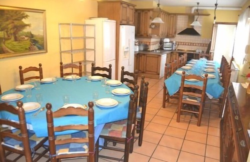 Valdelaguna Cabaña | Piscina, Barbacoa, Billar, Futbolín, Karaoke, WIFI, Senderismo cerca de Chinchón