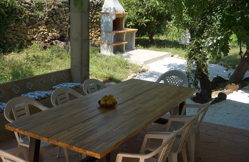 Cálig Casa | Casa rural con jardín, barbacoa y piscina. Mar, montaña, cultura, senderismo!