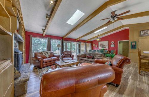 Alto Casa | Rustic Alto Cabin with Hot Tub, Deck and Fireplace!