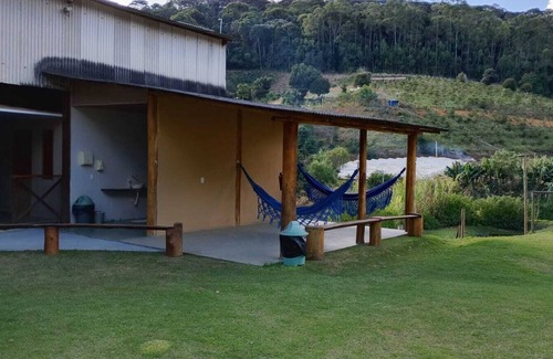 Domingos Martins Hotel | Rustic and Charming Chalet / 30 km Pedra Azul