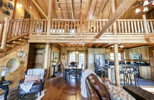 Celina Cabina | Rustic Cabin Near Bike Path - Seasonal Heated Pool, Movie Theater & Dog Friendly
