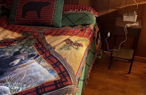 Pittsburg Casa | Rustic cabin on Back Lake in Pittsburg, NH great location.