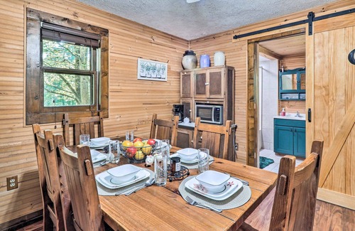 Ennice Cabina | Rustic Cabin w/ Patio & Pond on Blue Ridge Parkway