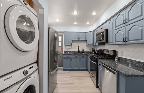 Canton Casa | Rustic Canton Townhouse: 2 Bed, 2 Bath with Stunning Rooftop Deck